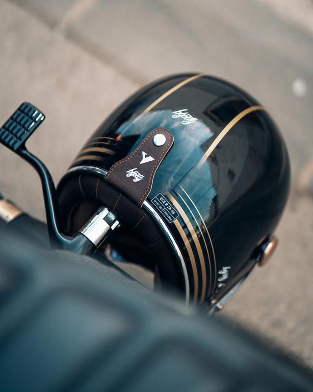 Шлем BY CITY ROADSTER II GOLD BLACK R.22.06